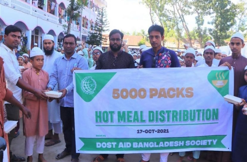 পাঁচ হাজার মানুষকে খাবার দিলো দোস্ত এইড