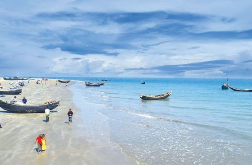 সেন্টমার্টিনে আটকে  পড়েছে  ২৫০ পর্যটক
