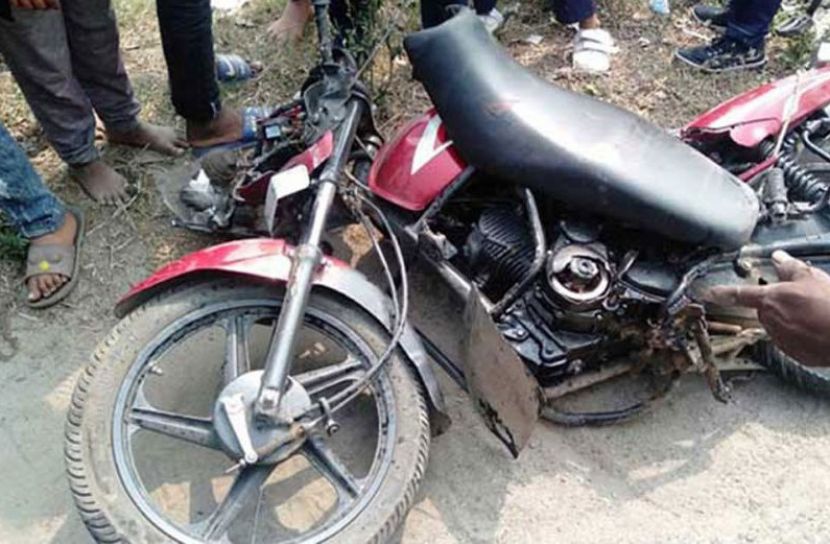 মোটরসাইকেল দুর্ঘটনায় দুই বন্ধু নিহত