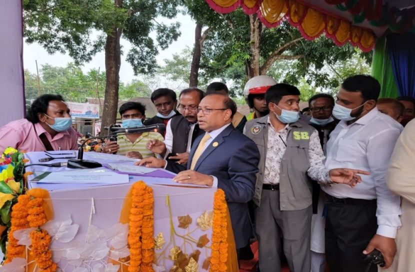 উন্নয়ন সব জায়গাতেই করতে হবে
