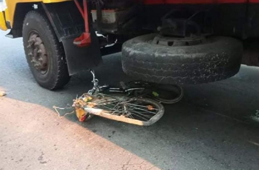 ট্রাকচাপায় এসএসসি পরীক্ষার্থী নিহত 