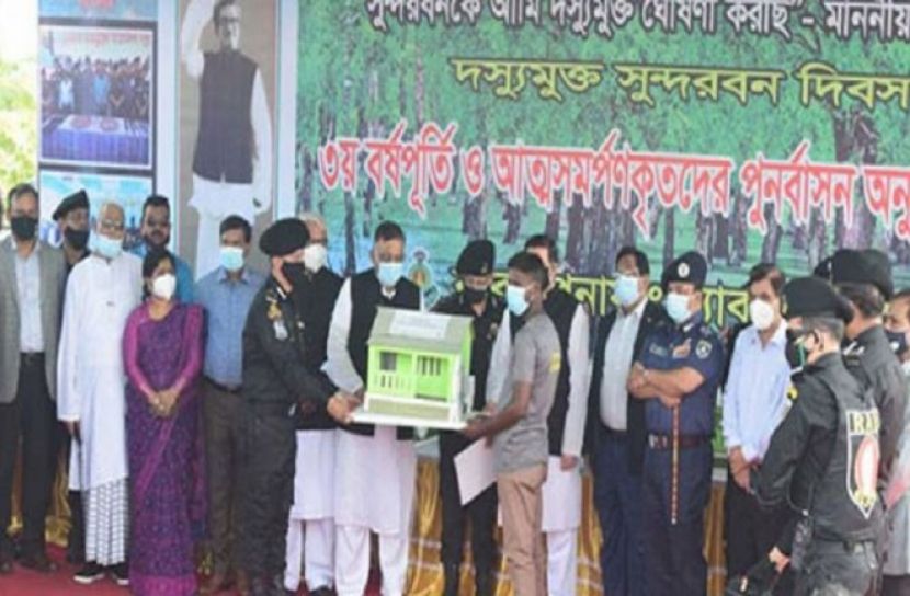 স্বরাষ্ট্রমন্ত্রী আসাদুজ্জামান খান কামাল