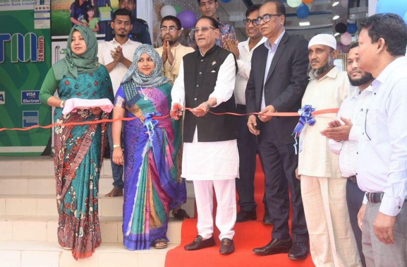 রেডি টু কুক ফিস কার্যক্রমের উদ্বোধন অনুষ্ঠানে মৎস্য ও প্রাণিসম্পদ মন্ত্রী মো. আব্দুর রহমান