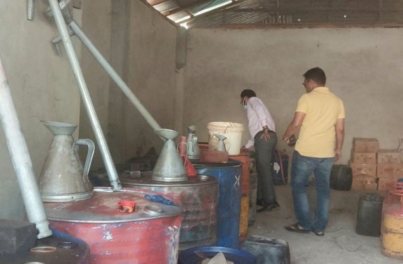 উখিয়ায় দুই হাজার লিটার অকটেন জব্দ