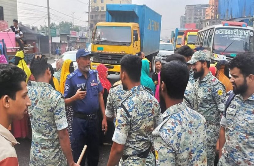 শ্রমিকদের ফের সড়ক অবরোধ