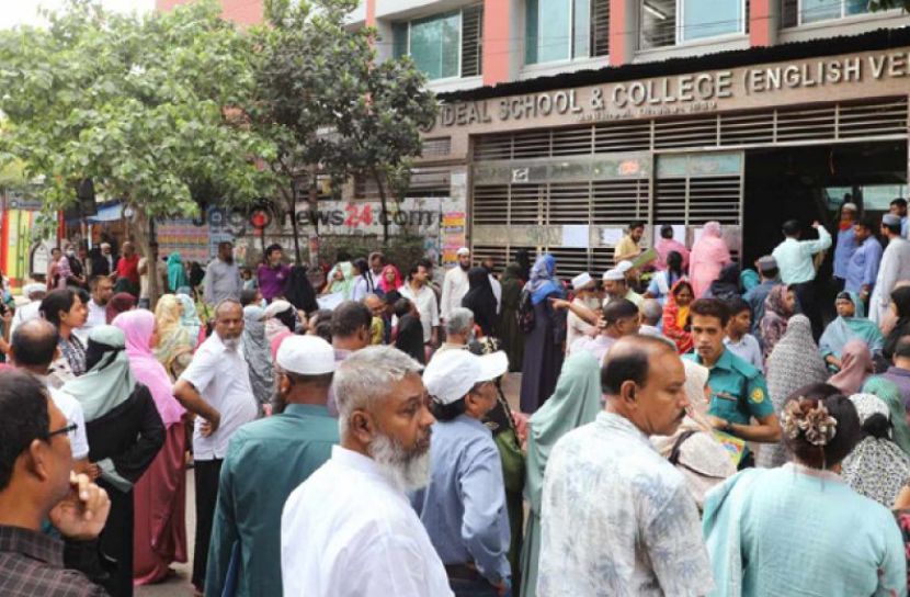 এসএসসির প্রশ্ন নিয়ে খুশি শিক্ষার্থীরা, প্রথমদিনের পরীক্ষা শেষ 