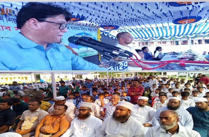 ফেনীর  নবাবপুরে দেড় হাজার শিক্ষার্থীর মাঝে ছাতা বিতরণ