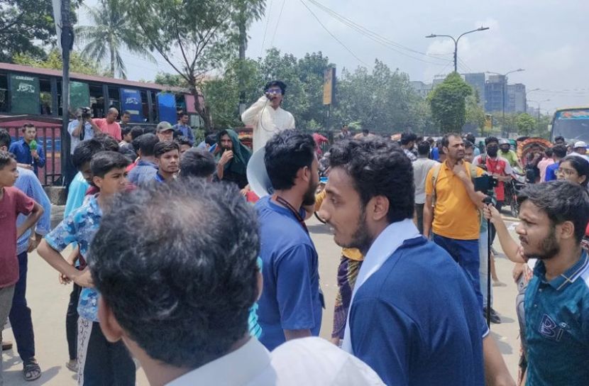 ইউআইইউ শিক্ষার্থীদের ৫ দাবিতে আন্দোলন চলমান