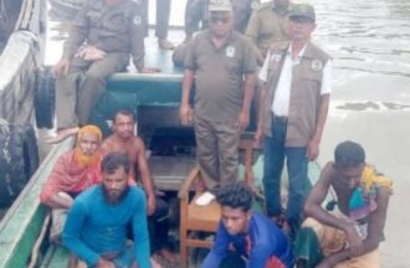 সুন্দরবনের শেলারচরে অবৈধভাবে মাছ ধরার সময় জেলে আটক