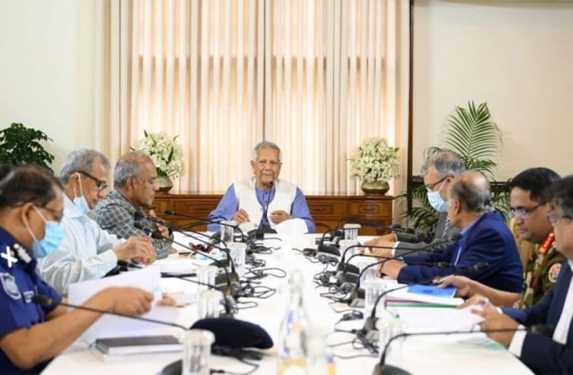 নির্বাচনের প্রস্তুতি নিয়ে প্রধান উপদেষ্টার সঙ্গে আইন-শৃঙ্খলা বাহিনীর সভা