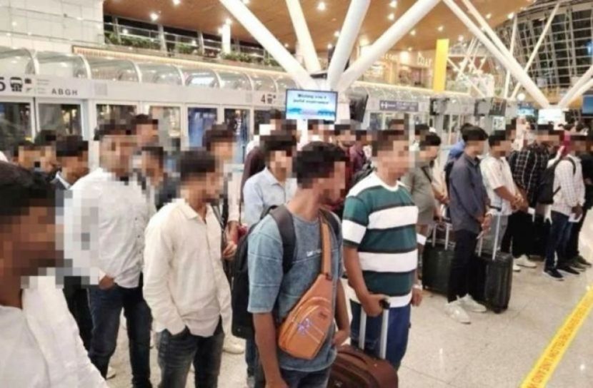 ফের ৯৮ বাংলাদেশিকে বিমানবন্দর থেকে ফেরত পাঠাল মালয়েশিয়া