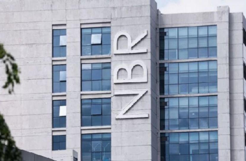 এনবিআরের আন্দোলনের জেরে আরও চার কর্মকর্তা বরখাস্ত