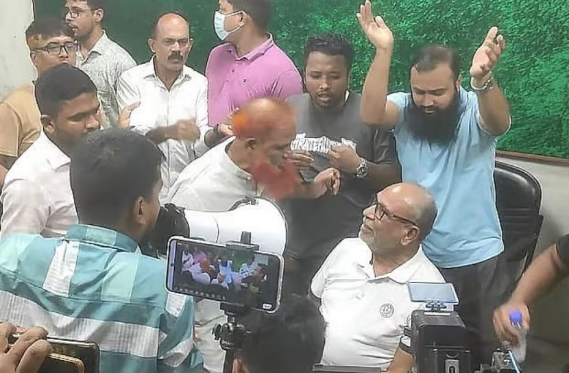 ডিআরইউতে আক্রান্তদেরই কেন গ্রেপ্তার