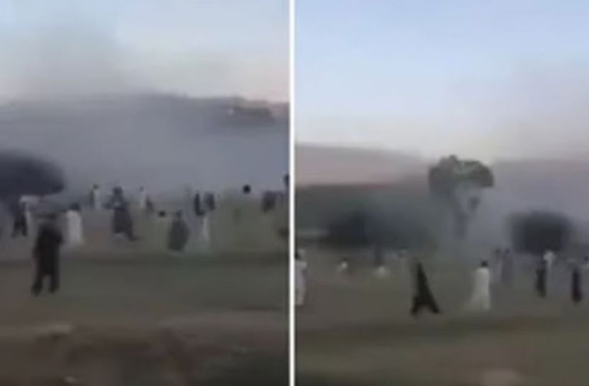 পাকিস্তানে ক্রিকেট ম্যাচ চলার সময় মাঠে বোমা বিস্ফোরণে নিহত ১