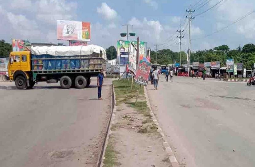 বাগেরহাটে ৪ আসন বহালের দাবিতে সকাল-সন্ধ্যা হরতাল,জেলা নির্বাচন অফিসে তালা