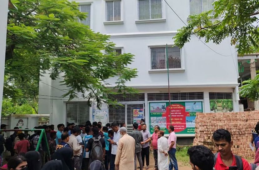  কুমিল্লা বিশ্ববিদ্যালয়ের ছাত্রী ও তার মায়ের লাশ উদ্ধার