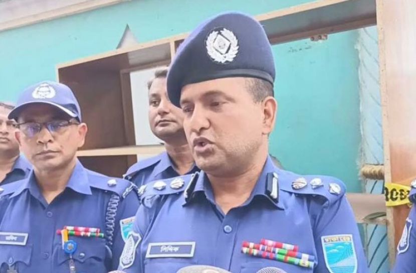 ‘নুরাল পাগলা’র মাজারে হামলা: নিরপরাধ কাউকে হয়রানি নয়, বললেন ডিআইজি