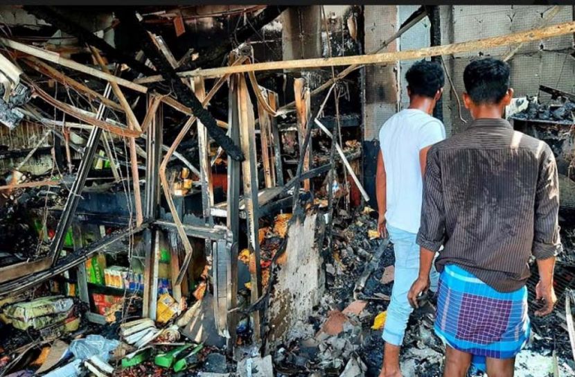দগ্ধ স্বপ্ন: আশুলিয়ায় পুড়ে গেল ১৭ দোকান