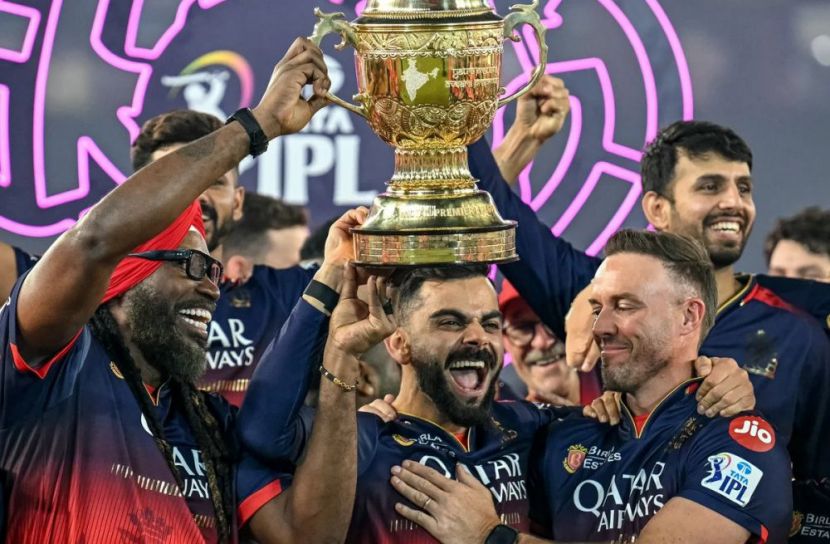 আইপিএল থেকেও কি বিদায় নিচ্ছেন কোহলি?