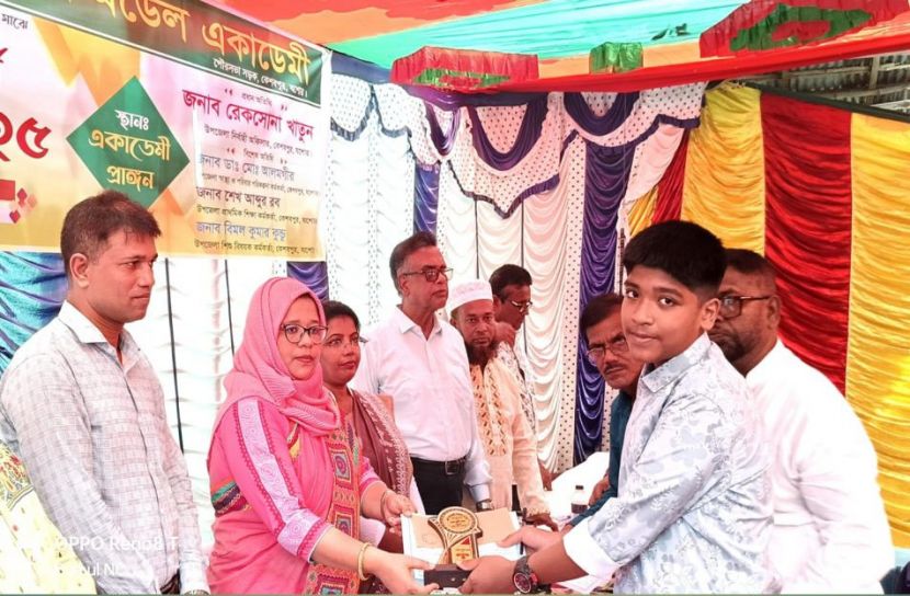 আল-আমিন মডেল একাডেমিতে কৃতি শিক্ষার্থীদের সংবর্ধনা অনুষ্ঠিত