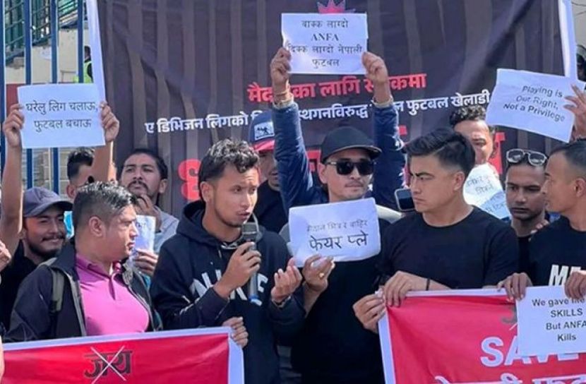 ঘরোয়া লিগ না হওয়ায় ক্ষুব্ধ নেপালি ফুটবলারদের বিক্ষোভ