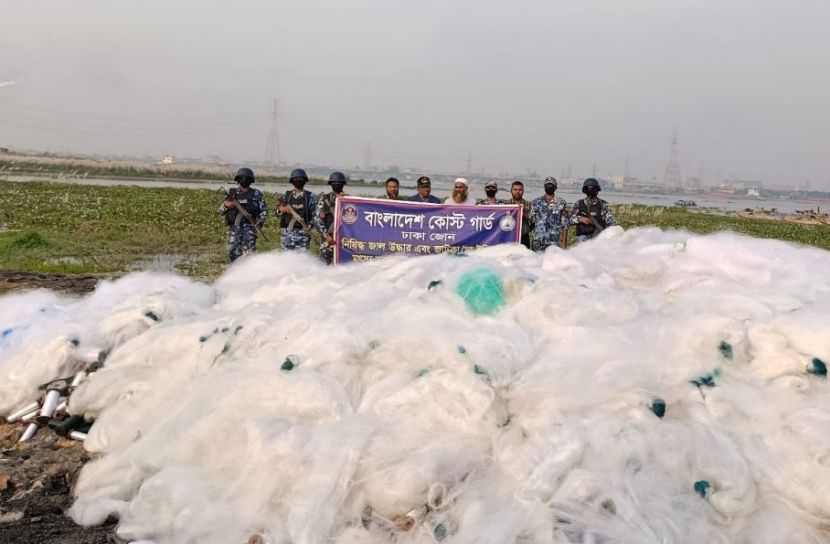 মুন্সীগঞ্জে কোস্ট গার্ডের অভিযানে ৩৯ কোটি টাকার কারেন্ট জাল জব্দ