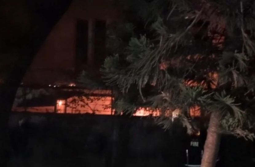 ঢাবির বিজয় একাত্তর হলের ক্যান্টিনে আগুন