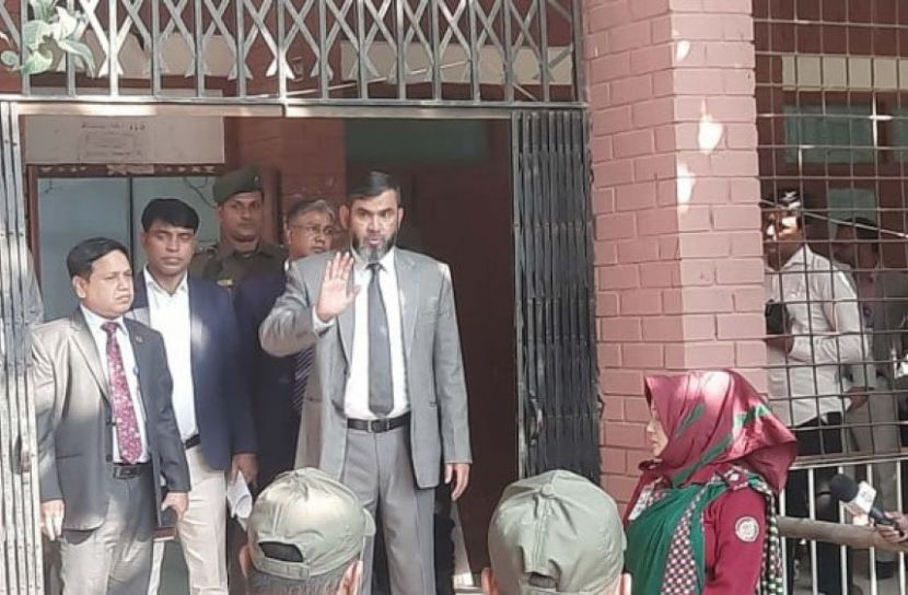 মক ভোটিংয়ে ‘হ-য-ব-র-ল’, ভোটিং থামিয়ে দিলেন কমিশনার