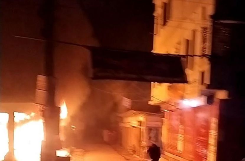 নোয়াখালীতে শর্ট সার্কিটের আগুনে পুড়লো ৯ দোকান