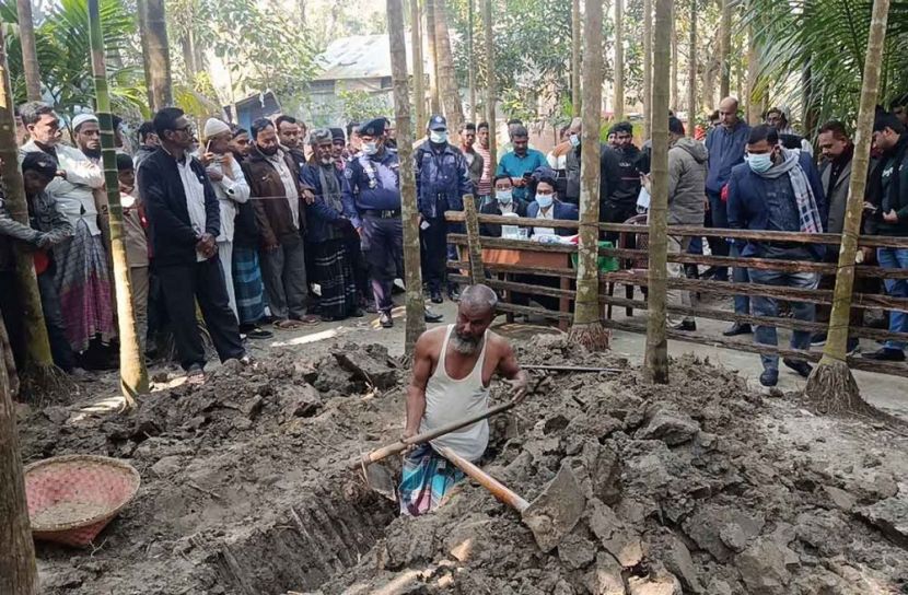 নোয়াখালীতে ১৭ মাস পর তোলা হলো ইমতিয়াজের লাশ