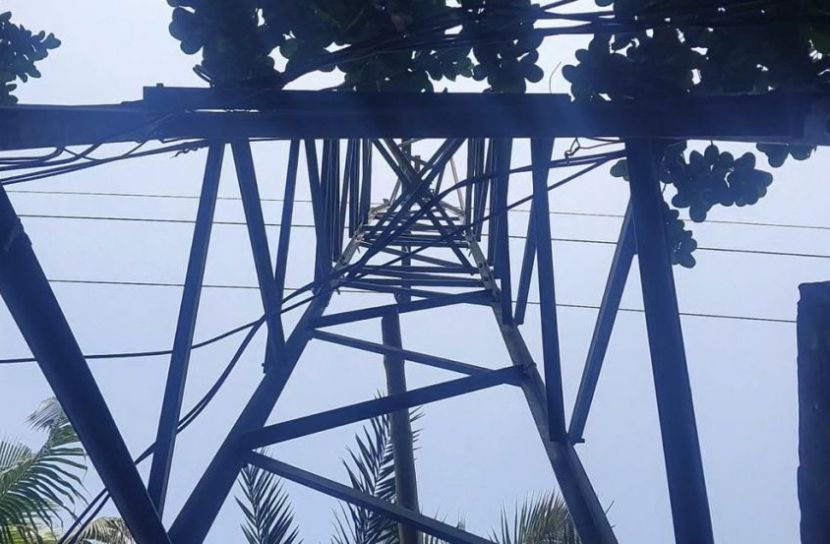 মাদারীপুরে ৩৩ কেভি খুঁটির যন্ত্রাংশ চুরি, বন্ধ হয়ে যেতে পারে পুরো শহরের বিদ্যুৎ সরবরাহ