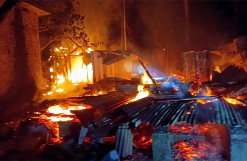 বাগেরহাটে যুবদল নেতার বসতবাড়িতে আগুন, ১০ লাখ টাকা ক্ষয়ক্ষতি