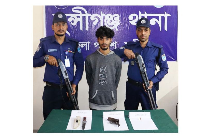 মুন্সীগঞ্জে  অস্ত্র উদ্ধার, গ্রেপ্তার ১, মূল হোতা পলাতক