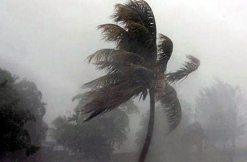 রাতে ঝড়-বৃষ্টি, ৬০ কিমি বেগের সতর্কতা