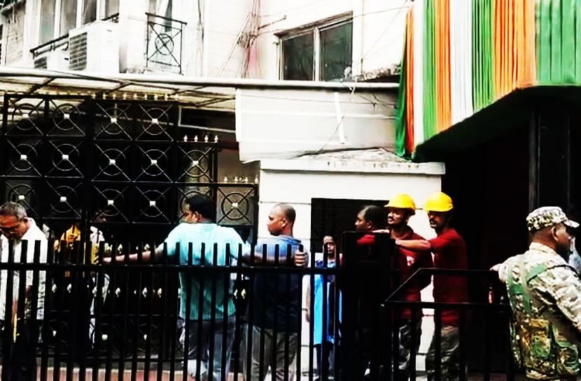 পশ্চিমবঙ্গে অভিষেক ব্যানার্জির বাড়িতে পুলিশের অভিযান 
