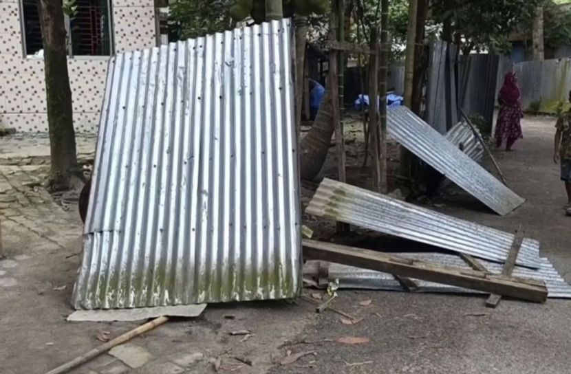 মাদারীপুরে দুই পক্ষের সংঘর্ষে আহত ১৪ ও ১৩ ঘর ভাঙচুর-লুটপাট, শতাধিক ককটেল বিস্ফোরণ
