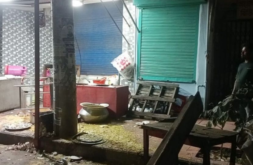 রাজশাহীতে ২ রেস্তোরাঁয় ককটেল বিস্ফোরণে 