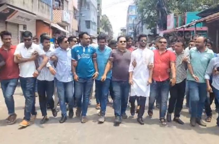 ঝালকাঠিতে ছাত্রদল-যুবদলের অবস্থান কর্মসূচি