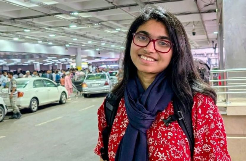 সামনের সারির একটি আসনের বিনিময়ে সব নীতি বিকিয়ে দিলেন: তাসনিম জারা