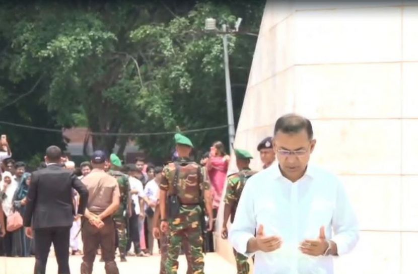 সফর শেষে বাবা-মায়ের কবর জিয়ারত প্রধানমন্ত্রীর 