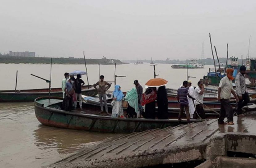 মোংলা বন্দরে ৩ নম্বর সতর্ক সংকেত  
