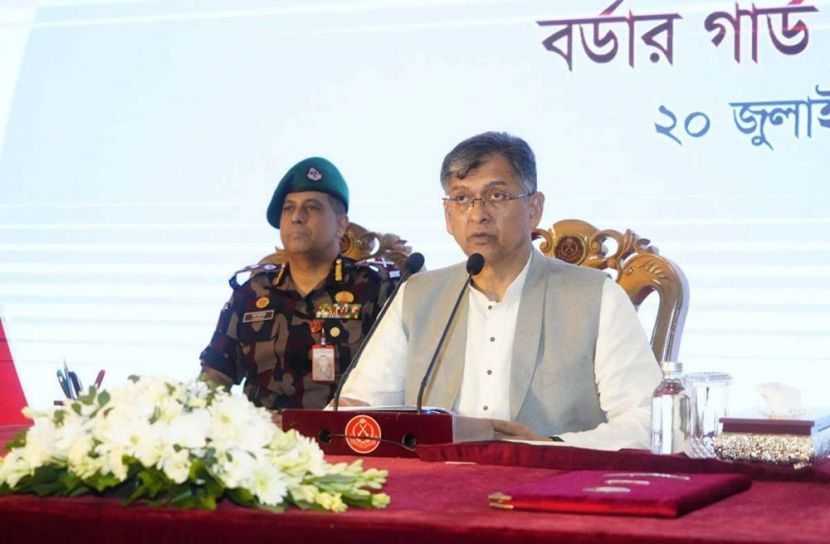 বিজিবিকে স্বরাষ্ট্রমন্ত্রীর আহ্বান: দেশপ্রেমে দায়িত্ব পালনের তাগিদ