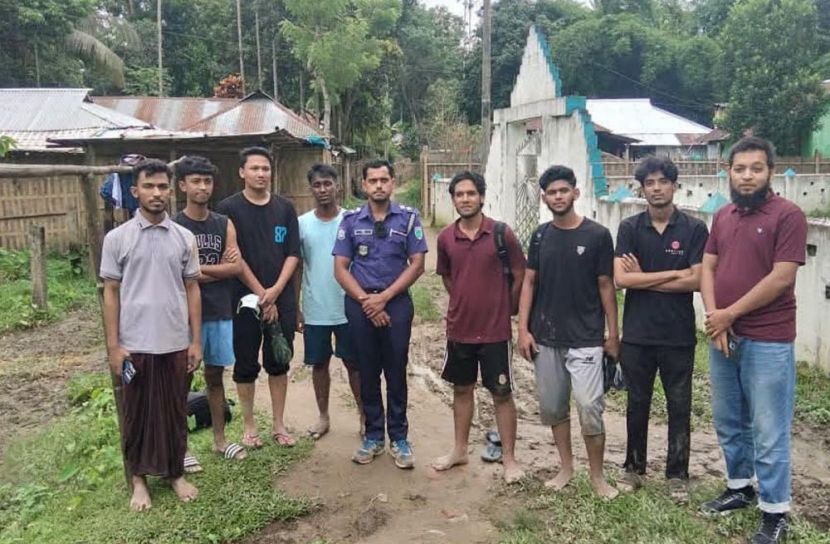 ৯৯৯-এ ফোন, ১০ বিশ্ববিদ্যালয় শিক্ষার্থী উদ্ধার 