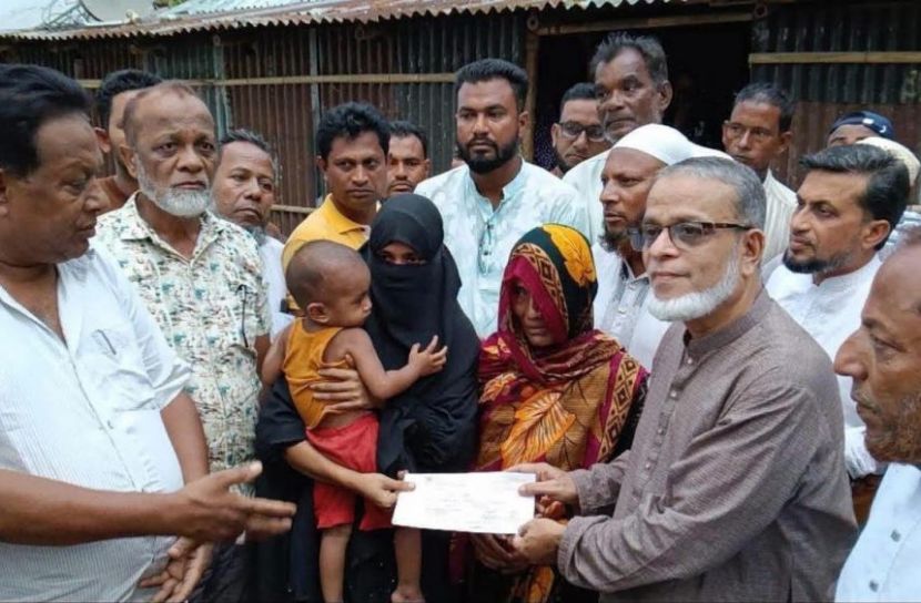 নিহত মুজিবুরের পাশে প্রধানমন্ত্রী