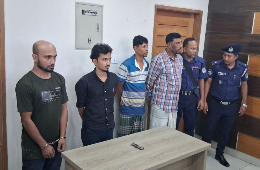 বাগেরহাটে আইনজীবী হত্যা: ৫০ ঘণ্টায় গ্রেফতার ৪, উদ্ধার ছোরা