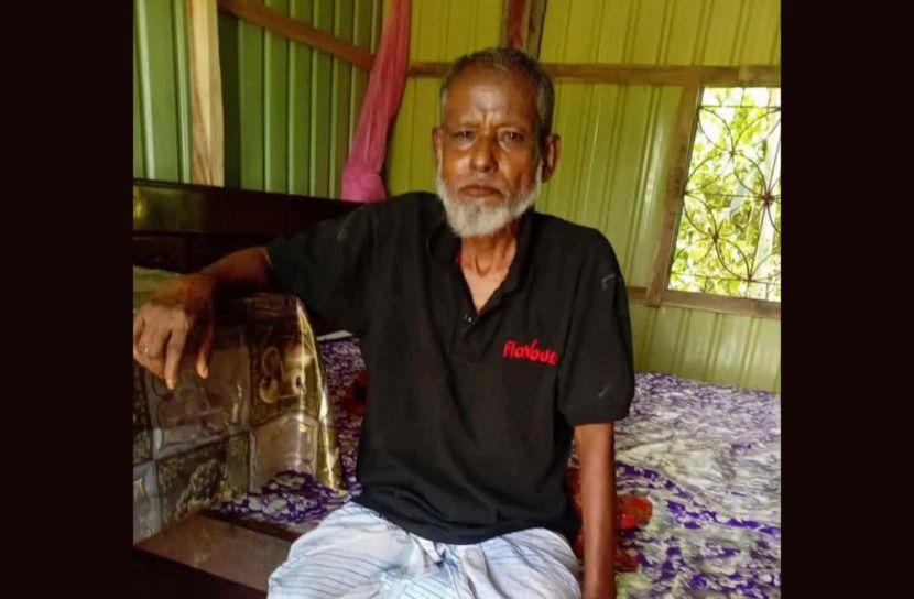 দুর্গন্ধের রহস্য খুঁজতে গিয়ে মিলল বৃদ্ধের লাশ