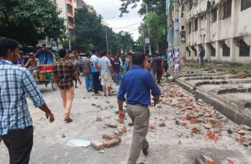 মিরপুরে টিসিবির পণ্য নিতে এসে দেয়াল ধসে নিহত ১