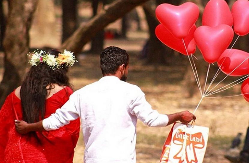 আজ জাতীয় প্রেমিকা দিবস
