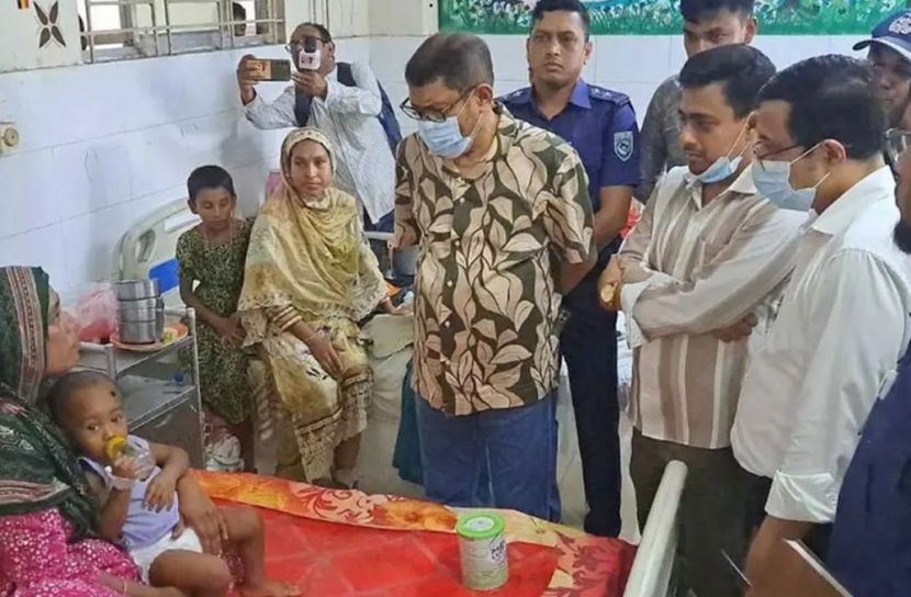 স্বাস্থ্য কমপ্লেক্সে মন্ত্রীর পরিদর্শন, কর্মকর্তাকে সাময়িক বরখাস্তের নির্দেশ