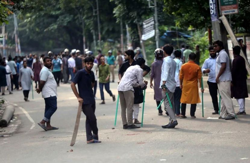 রাজধানীজুড়ে ছাত্রদল-শিবির সংঘর্ষ